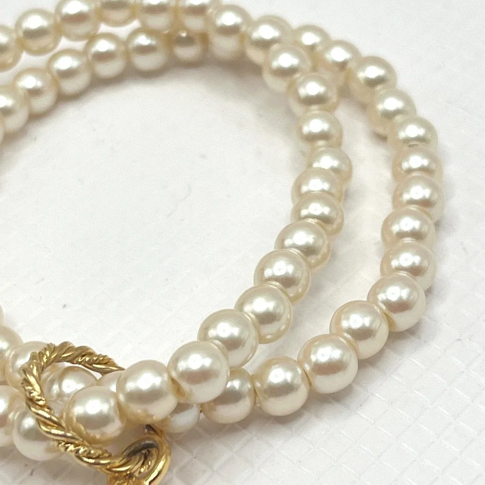 Vintage Dainty Double Strand Faux Pearl Stretch Bracelet w/ Teardrop Charm
